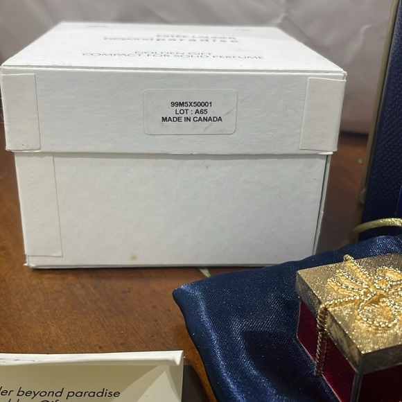 Estée Lauder beyond paradise Golden Gift compact for solid perfume 2005 - Picture 5 of 7